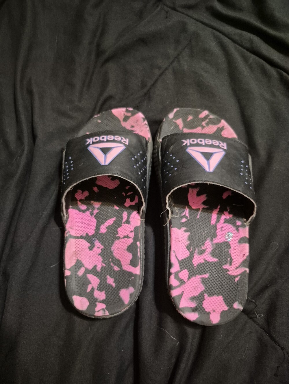 Reebok Kids Black Slides with Pink Camo Footbed